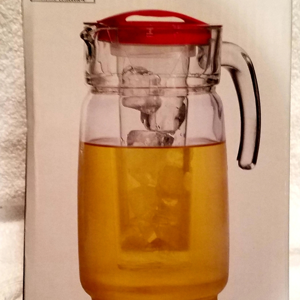 Ice cold drink disoenser EASY FOR SMALL HANDS TO HANDLE!